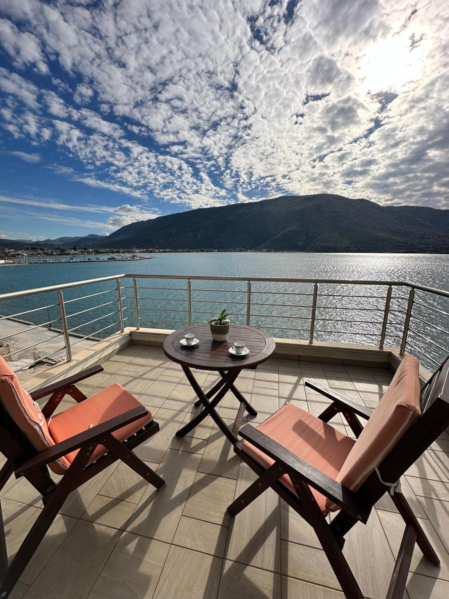 Ocean Views Plataria
