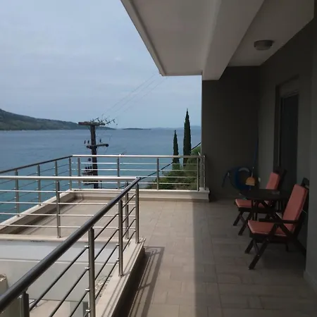 Ocean Views Apartment Plataria Exterior photo